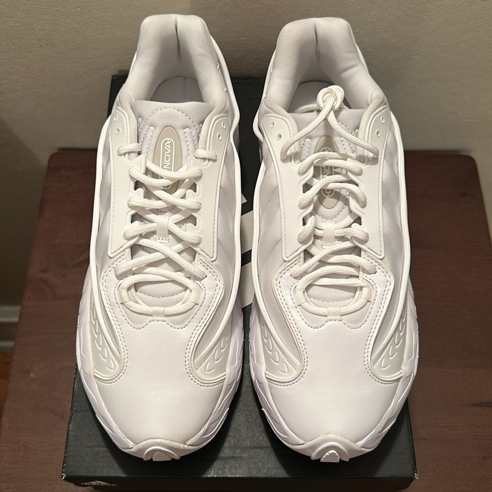 Adidas Plus / ONNOVA